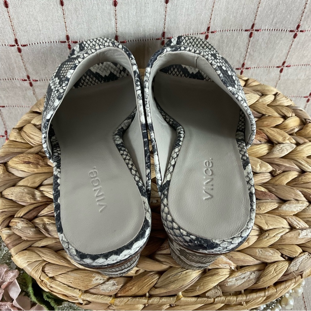 Vince “Wyatt” Snakeskin Embossed Leather Heeled Sandals Size 6 Mules NWOB - Picture 6 of 8